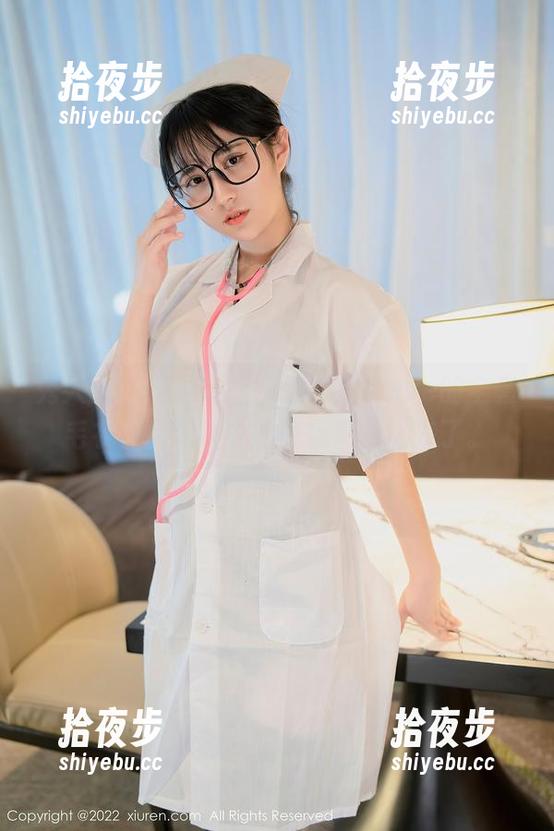 秀人网 - 不得不叹服，雨儿酱eve的全套毛衣作品把秋冬的气氛都搬进来了。