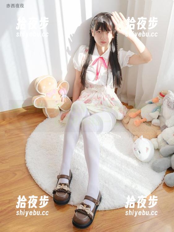 稚乖画册-赤西夜夜 稚乖画册 - 赤西夜夜的高清修女图包:带你翻开别样的一面