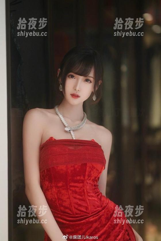 腐团儿Ikaros 腐团儿Ikaros:把白衬衫穿出了新层次,cos照片好物件