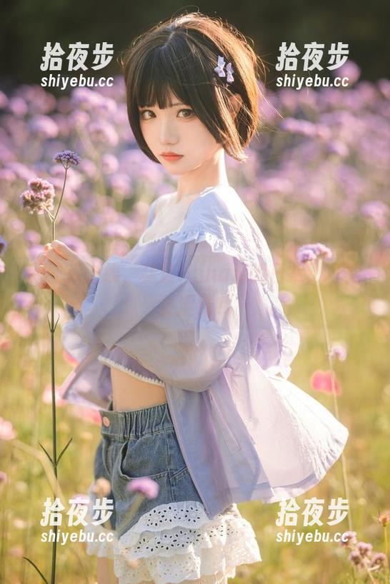 花柒Hana 新图库上线,花柒Hana泳池日常,可能会湿身哦