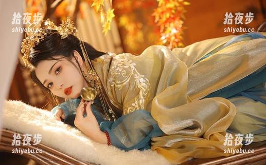 苏嫣嫣阿姨 白色猫耳头饰图包:苏嫣嫣阿姨又来了,喵呵呵~