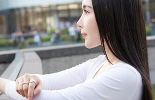 蜜桃社 – 夏日的风，李颖诗的美图，听到海浪声总想跳舞。