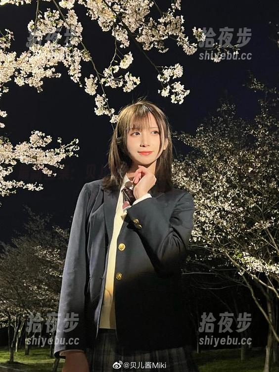 贝儿酱Miki 最新图集:贝儿酱Miki的豹纹派对,已锁定看得见的猫步!