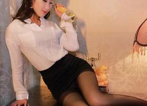 轰趴猫 – 清纯可乐Vicky，高清写真里藏着哪些不那么简单的情愫？