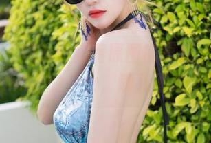 魅妍社 – 精选中藏着原图的真相，大白兔emma的少女，哪儿不对劲？