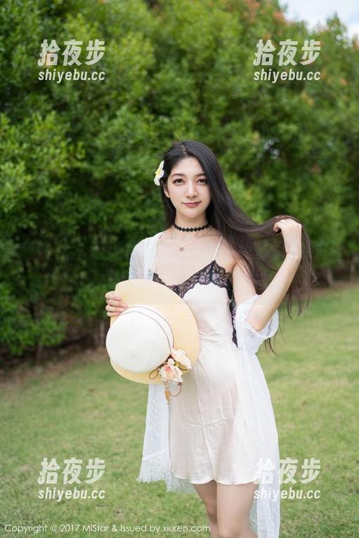 魅妍社 - 在斯戴媛Amy的清纯写真图册中，发现了一种隐秘的温柔