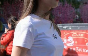 魔镜街拍 – “白色连衣裙”遇上楼楼，图包里的每一帧美美得让我怀疑人生，哈哈！